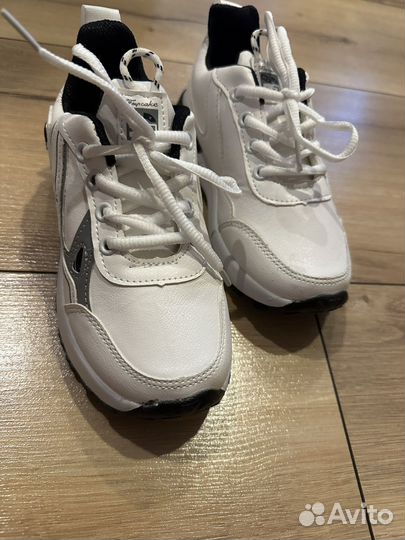 Кроссовки детские