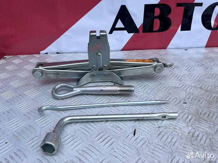 Домкрат штатный Nissan X-Trail T31