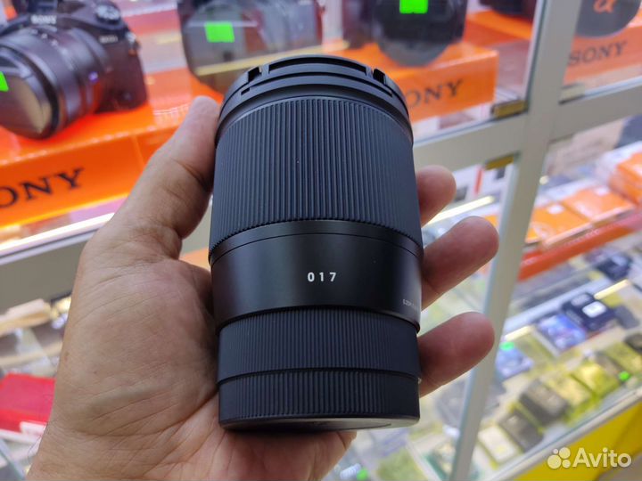 Sigma 16mm f/1.4 DC DN Sony E витрина S№53412890
