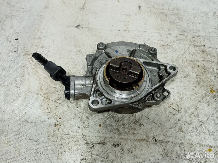 Насос вакуумный Peugeot 308