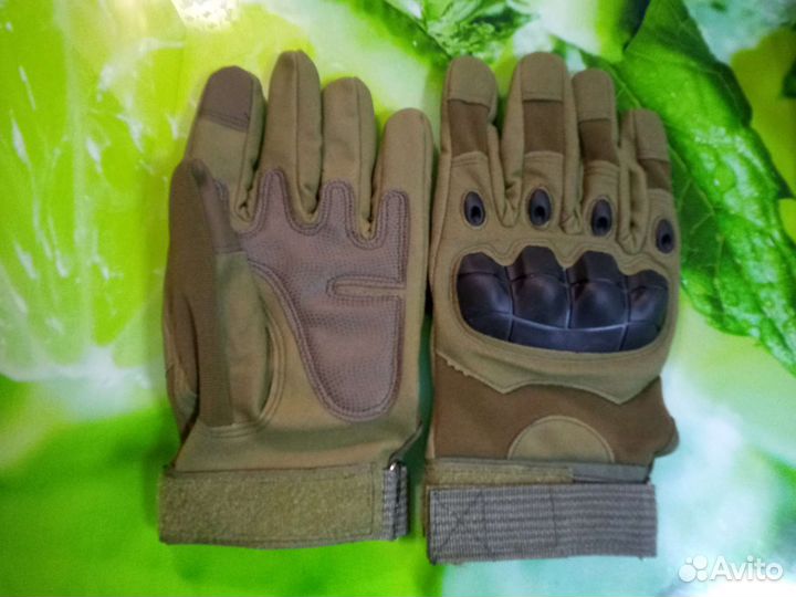Защитные перчатки