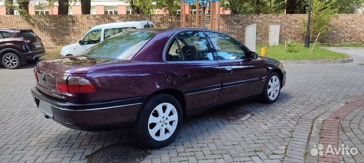 Opel Omega 2.0 МТ, 1996, 240 000 км