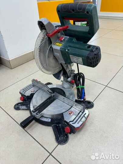 Торцовочная пила Metabo KS 216 M