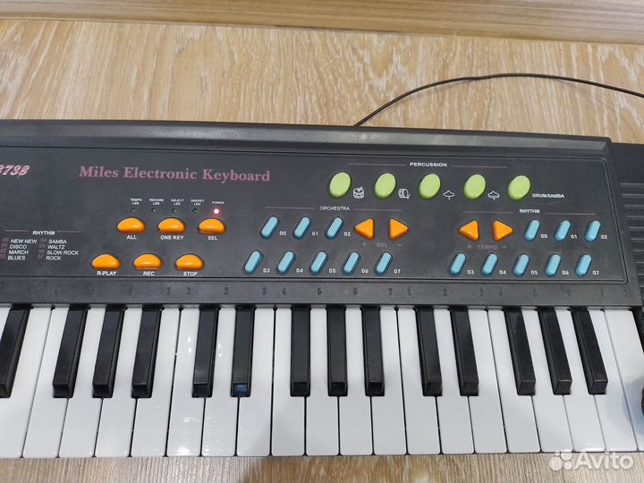 Синтезатор canto новый с микрофоном