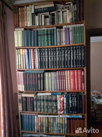 Домашняя библиотека продается