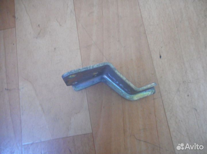 Кронштейн Mitsubishi Legnum (96-02 года) EA1W, EA3