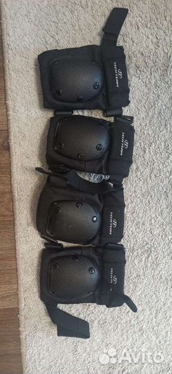 Защита на колени tech team