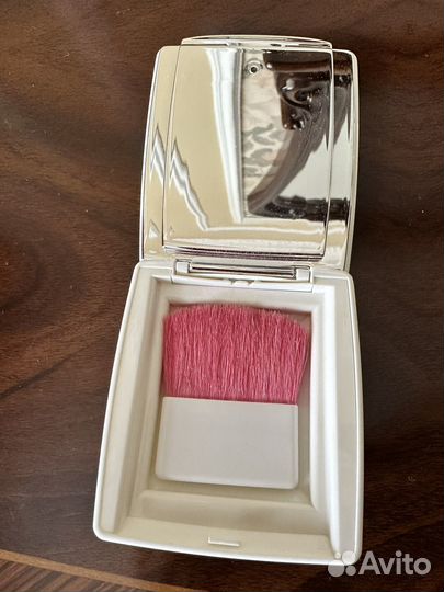 Guerlain румяна Sakura blush