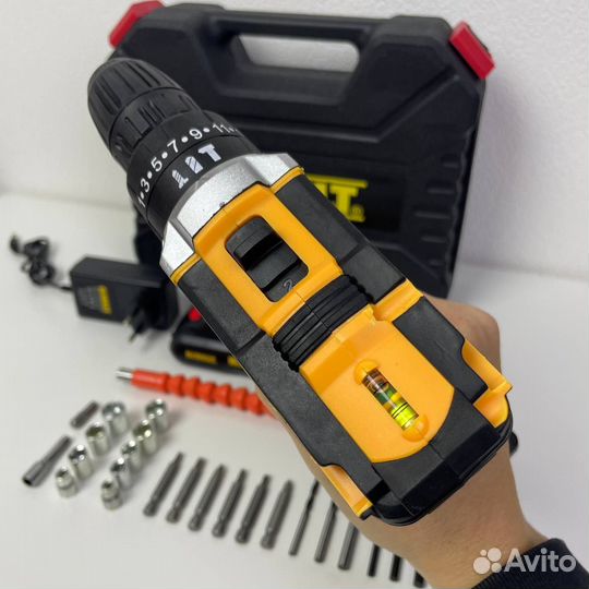 Шуруповерт Dewalt 26v ударный