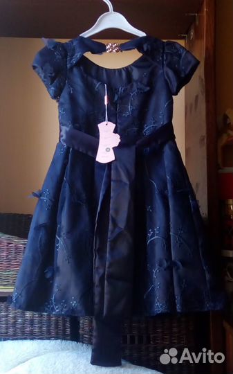 Нарядное платье для девочки новое 34-36
