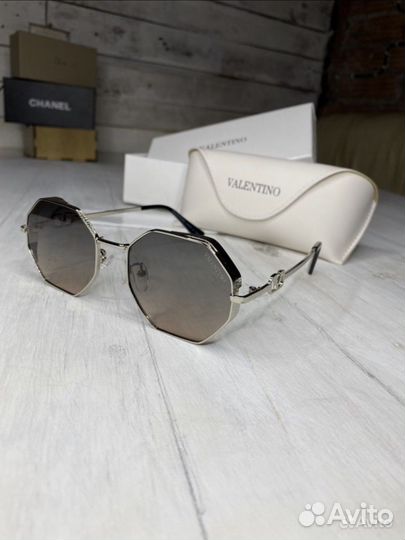 Солнцезащитные очки женские