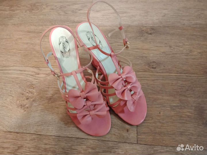 Босоножки женские 38 размер