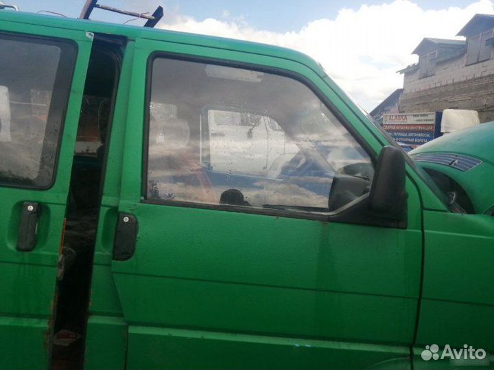 Дверь передняя Volkswagen Transporter T4