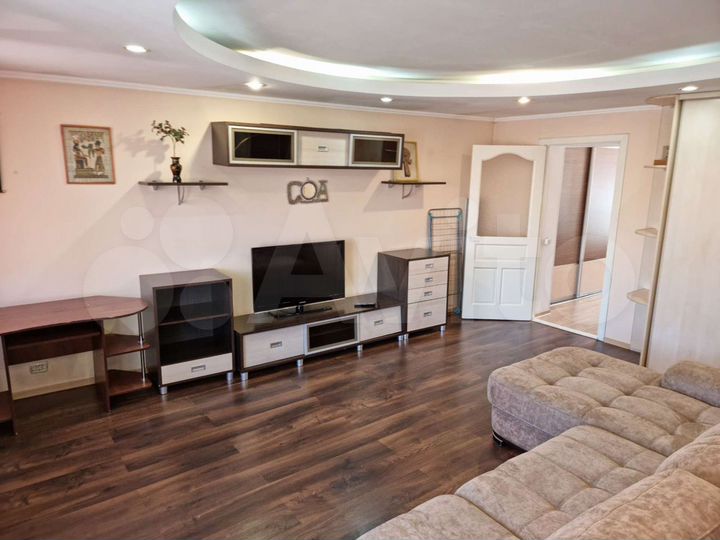 2-к. квартира, 56 м², 4/4 эт.