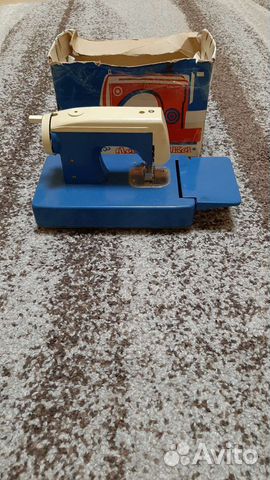Детская швейная машинка