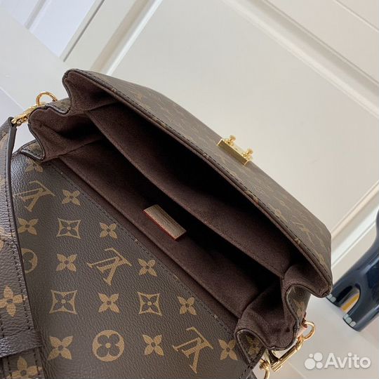 Louis Vuitton Pochette Metis Monogram цвета на выб