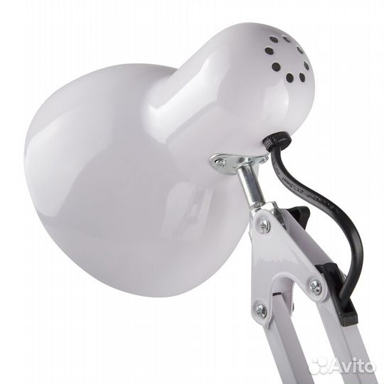 Настольный светильник на струбцине
