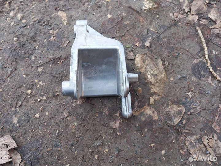 Кронштейна кпп