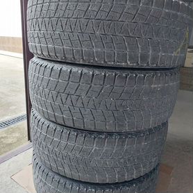 Bridgestone Blizzak DM-V1 215/60 R17 96R