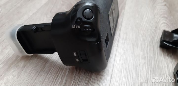 Батарейный блок canon grip bg-e11. 5D mark 3