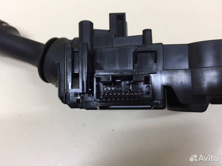 Переключатель поворотов подрулевой Toyota Camry V5