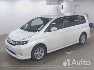 Toyota Isis 1.8 CVT, 2015, 70 000 км