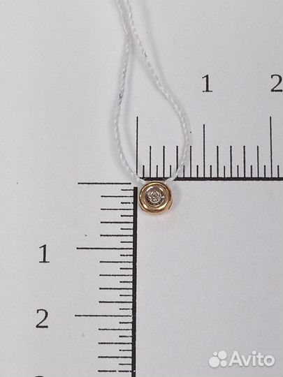 Золотая подвеска с камнем