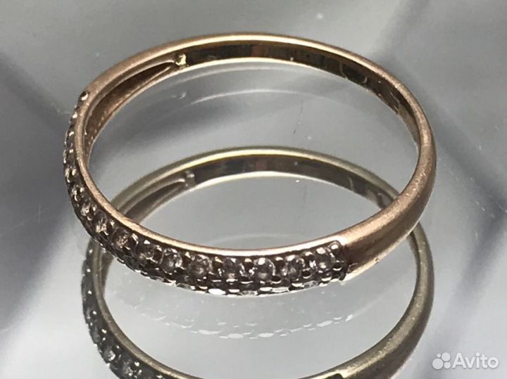 Золотое кольцо 585 пробы, массой 1,24 грамма (Р17)