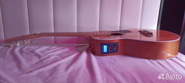 Классическая гитара с подключением