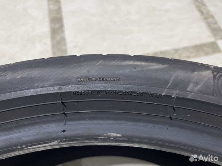 Pirelli P Zero 35/30 R21 и 7/28 R15.5 21Y