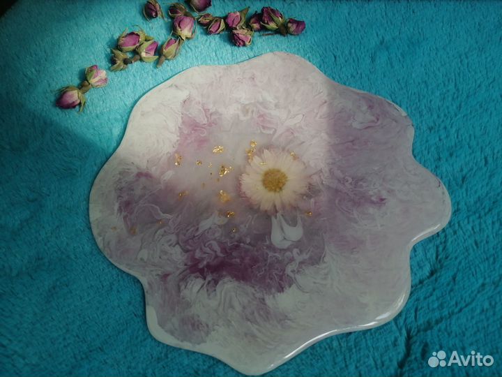 Подставка из эпоксидной смолы и сухоцветов