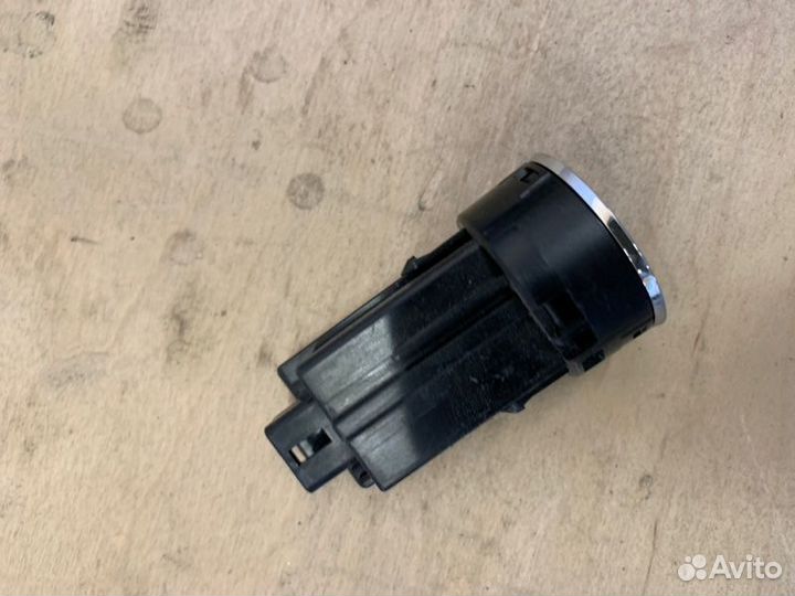 Старт стоп кнопка Toyota Camry AVV50 2AR-FXE 2012