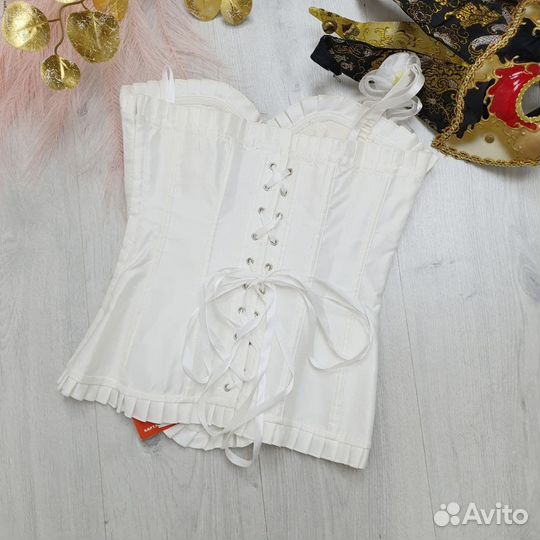 Белый корсет с розами