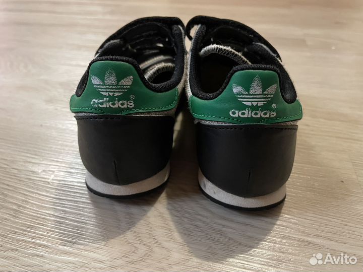 Кроссовки adidas