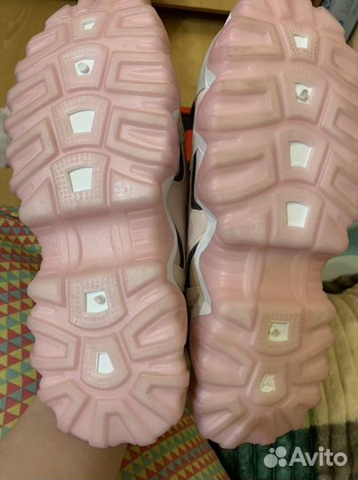 Кроссовки женские 38 размер новые