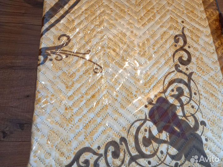 Покрывало на кровать новое