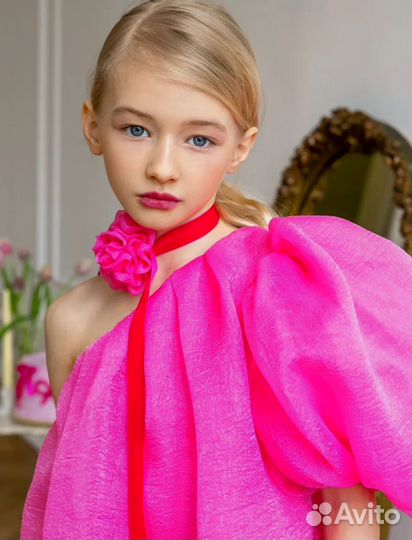 Нарядное платье для девочки 134 140