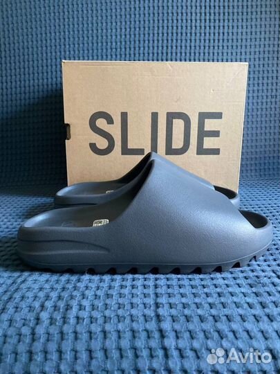 Adidas yeezy slide