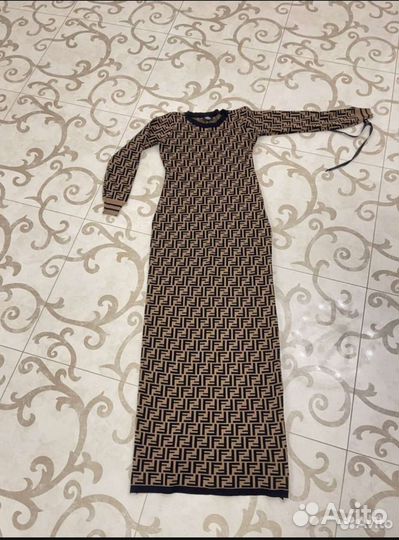 Платье fendi