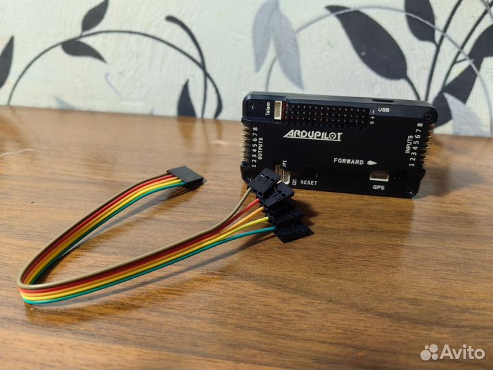 Контроллер полетела APM 2.8 с компасом на борту