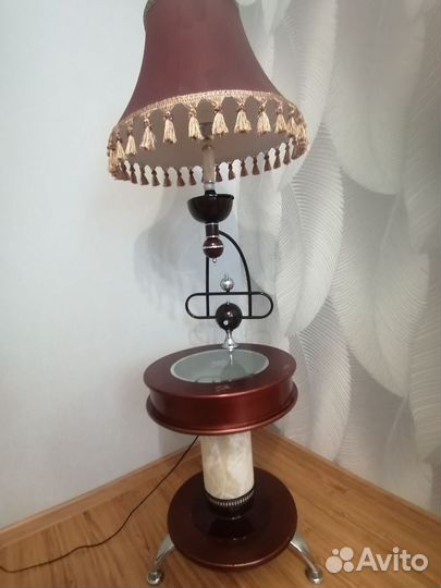 Продам торшер