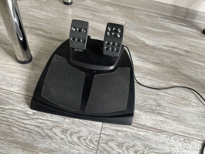 Игровой руль logitech momo racing 900