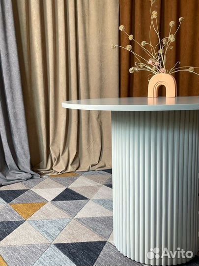 Стол дизайнерский