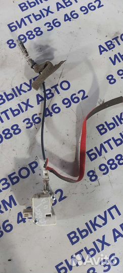 Замок лючка бензобака на Volkswagen Phaeton