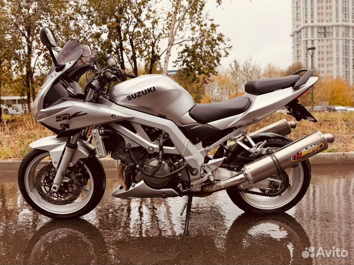 Очень крутой спорт Suzuki SV 1000S