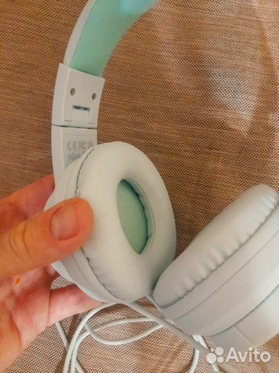 Продаю наушники цвет бирюзовый