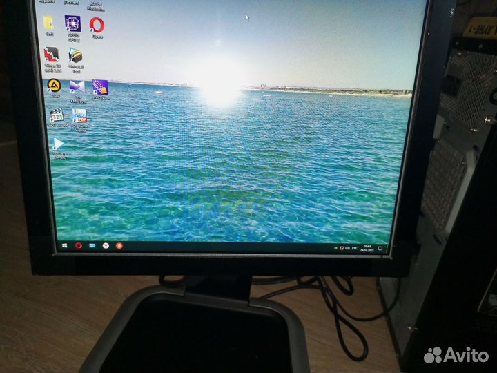 Cенcoрный монитор встpаивaемый 17