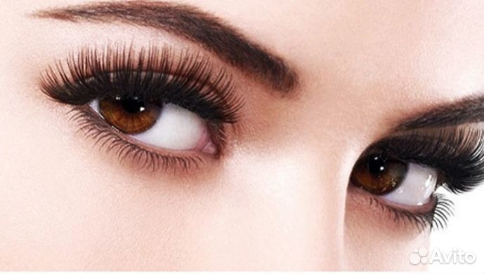 Наращивание ресниц в кабинете и оформление бровей
