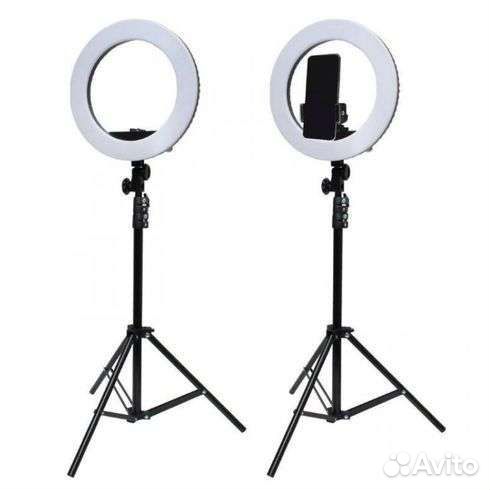 Кольцевая светодиодная лампа на штативе