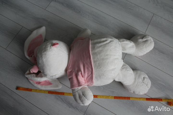 Большая мягкая игрушка заяц